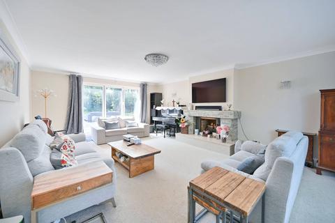 10 Northcliffe Close, Worcester Park, KT4 7DS