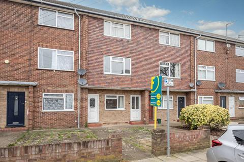 2 bedroom maisonette for sale, Rydal Way, South Ruislip, Ruislip, HA4