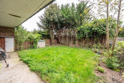 60 Rydal Way, Ruislip, HA4 0RU