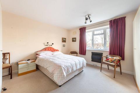 2 bedroom flat for sale, Shoot Up Hill, Mapesbury Estate, London, NW2