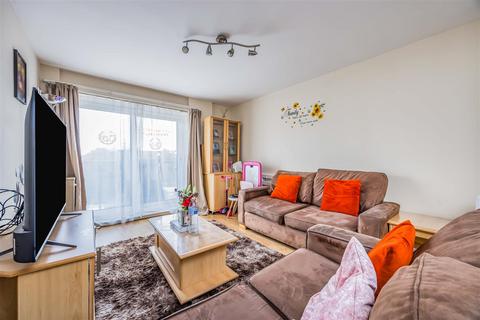 2 bedroom flat for sale, Gisors Road, Southsea PO4