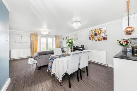 4 bedroom end of terrace house for sale, Viney Bank, Court Wood Lane, Croydon CR0