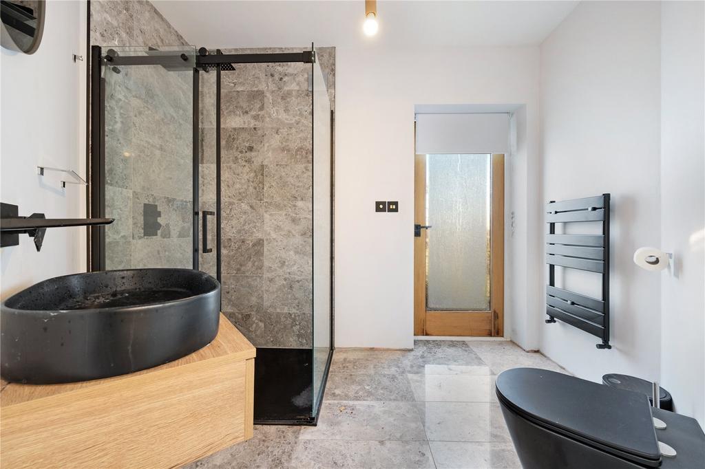 Annexe Shower Room