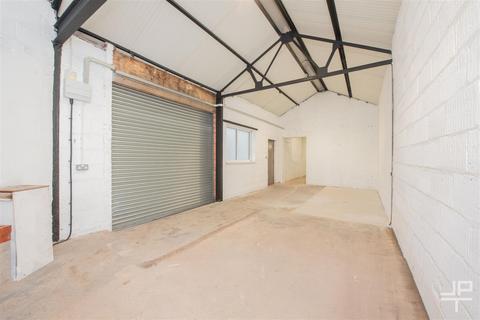 Industrial unit to rent, R/O 138-140, Bolton Road, Manchester M46