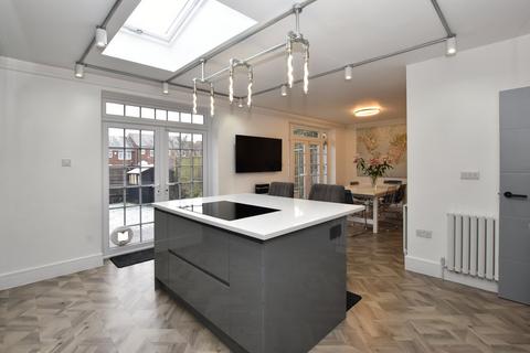 Kenwin Orchard Road, Farnborough, Orpington, BR6 7BP