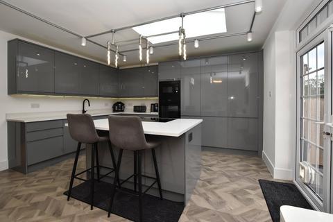 Kenwin Orchard Road, Farnborough, Orpington, BR6 7BP