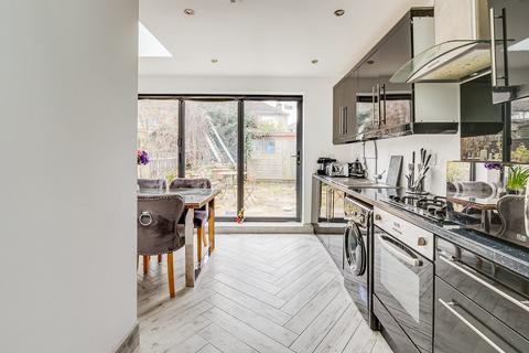 2 bedroom terraced house for sale, Marian Road, London SW16