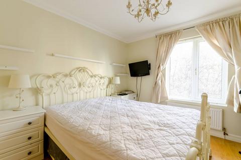 4 bedroom end of terrace house for sale, Waveney Close, Wapping, London, E1W