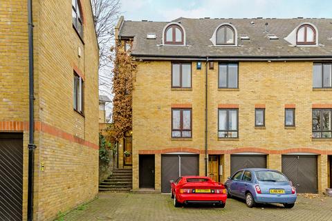 4 bedroom end of terrace house for sale, Waveney Close, Wapping, London, E1W