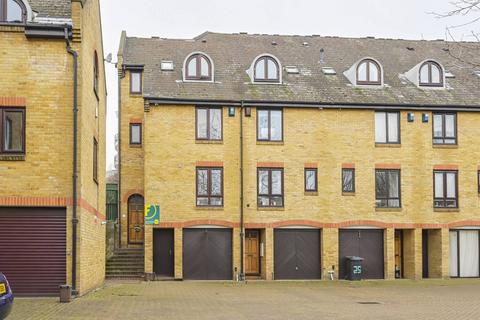 4 bedroom end of terrace house for sale, Waveney Close, Wapping, London, E1W