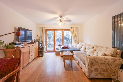 4 bedroom end of terrace house for sale, Waveney Close, Wapping, London, E1W