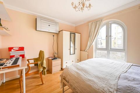 undefined, Waveney Close, Wapping, London, E1W