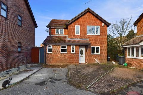 4 bedroom detached house for sale, Lechlade Gardens, Bournemouth BH7