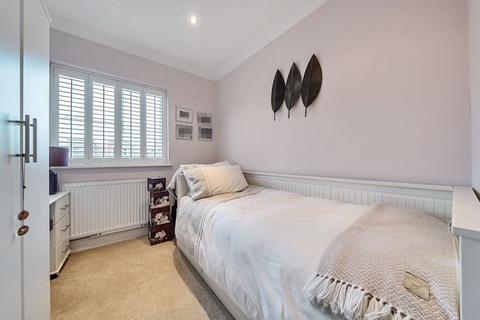 8 Burnt Oak Lane, Sidcup, DA15 9DB