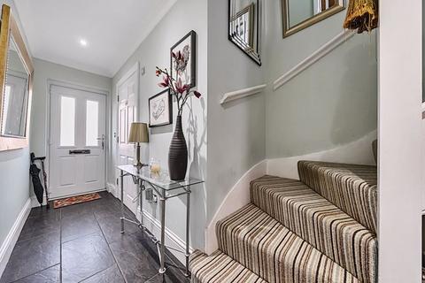 8 Burnt Oak Lane, Sidcup, DA15 9DB