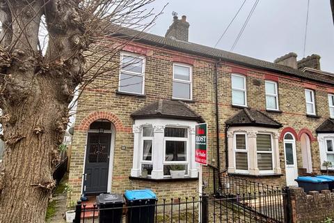 3 bedroom end of terrace house for sale, Park Road, Caterham on the Hill