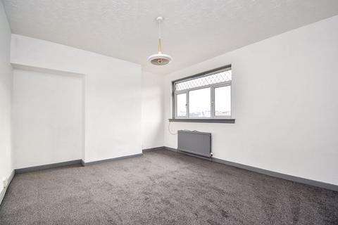 2 bedroom apartment to rent, Parkfoot Street, Kilsyth