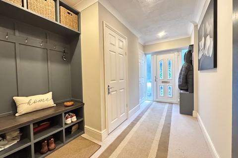 4 bedroom terraced house for sale, Taylors Crescent, Cranleigh