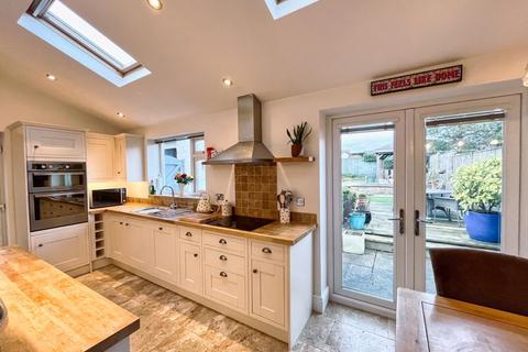 5 Brynawel, Bridgend, CF31 4DL