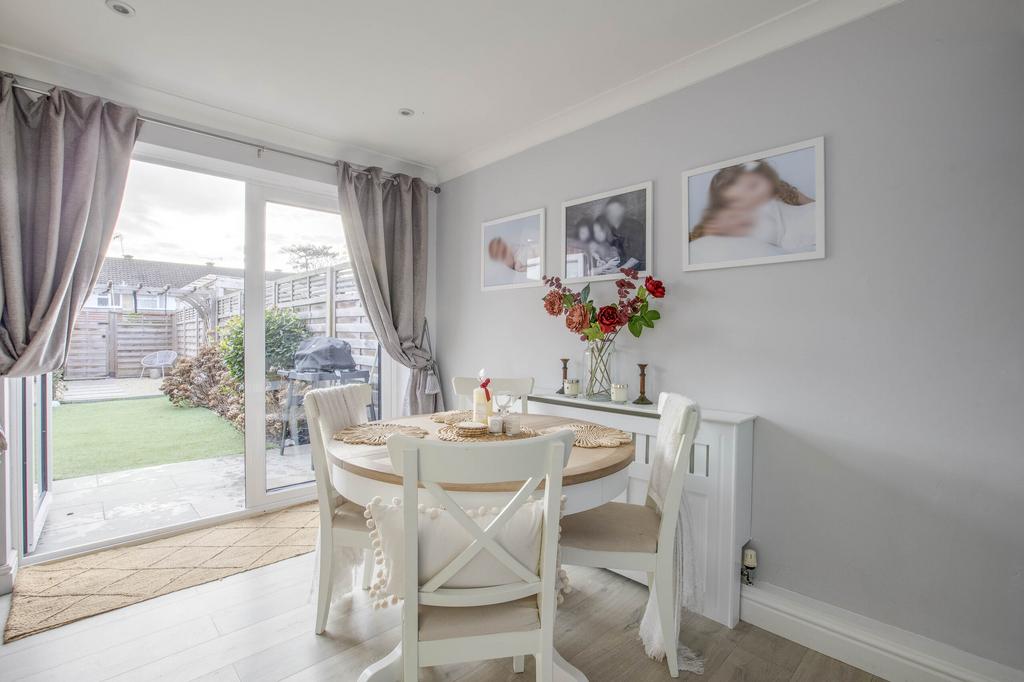 15 Spring Gardens, SL7 3 HS (LOW RES)-10