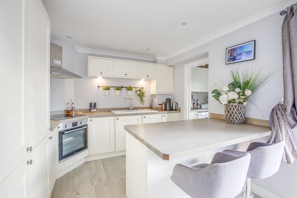 15 Spring Gardens, SL7 3 HS (LOW RES)-8