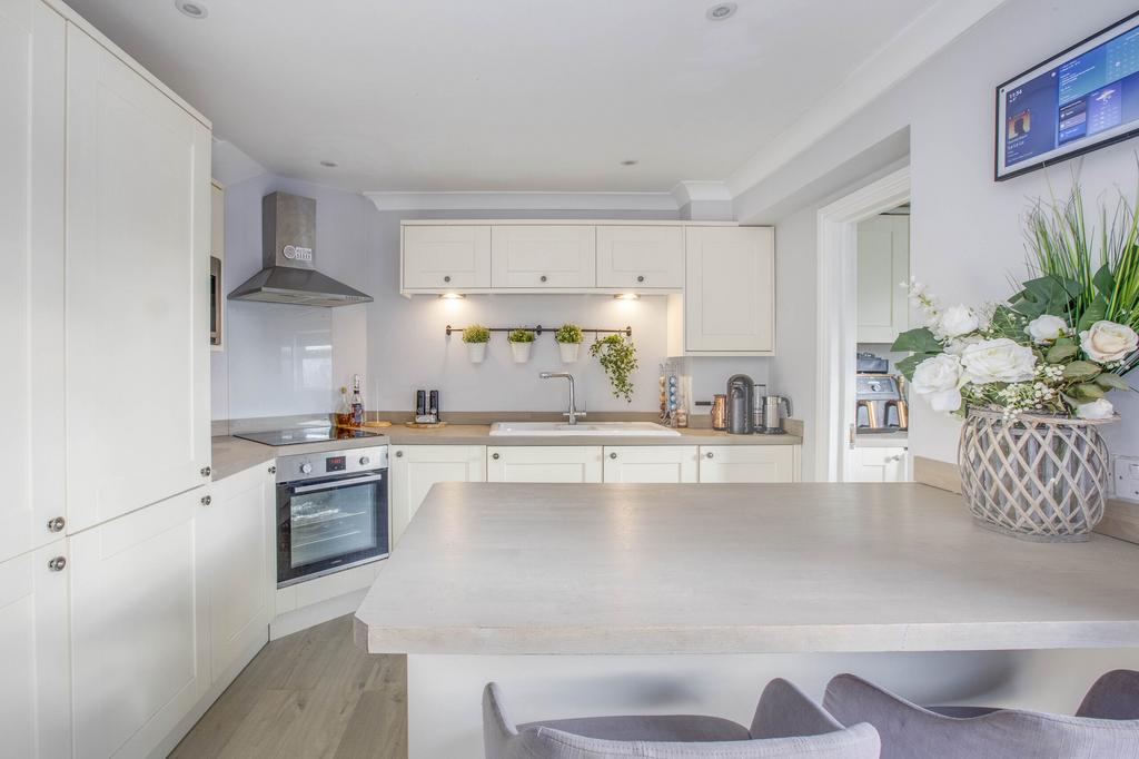 15 Spring Gardens, SL7 3 HS (LOW RES)-9