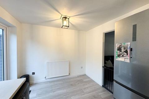 16 Chaselands, Burntwood, WS7 3UZ