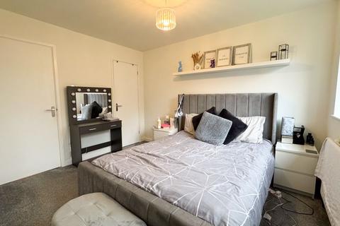 16 Chaselands, Burntwood, WS7 3UZ