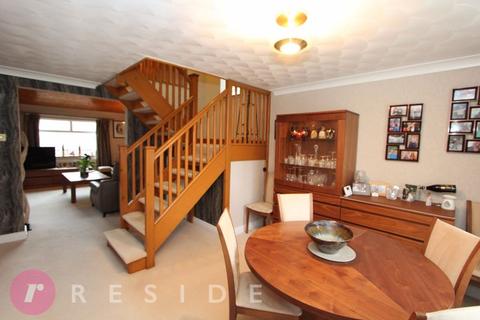 3 bedroom detached house for sale, Hollowsfarm Avenue, Rochdale OL12