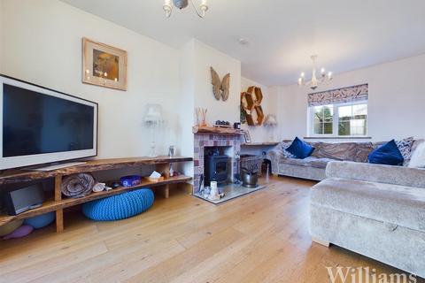 4 bedroom detached house for sale, Station Road, Aylesbury HP22