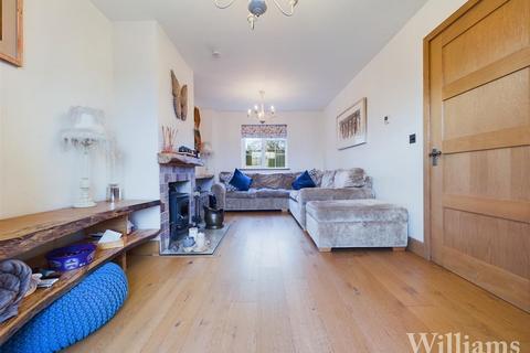 4 bedroom detached house for sale, Station Road, Aylesbury HP22