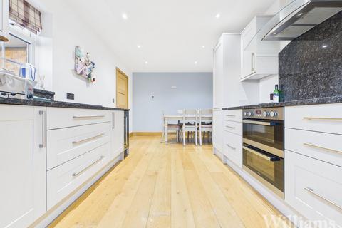 4 bedroom detached house for sale, Station Road, Aylesbury HP22
