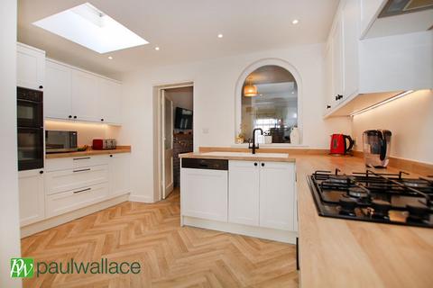 4 Dewhurst Road, Cheshunt, Waltham Cross, EN8 9PE