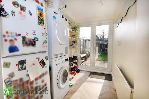 4 Dewhurst Road, Cheshunt, Waltham Cross, EN8 9PE