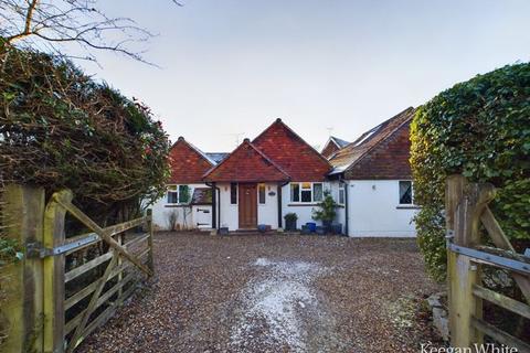 3 bedroom detached bungalow for sale, Studridge Lane, Speen - An Extended Cottage Bungalow