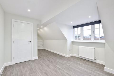 3 bedroom apartment to rent, Cambridge Yard, Chesham Large 1030 Square Foot Apartment!