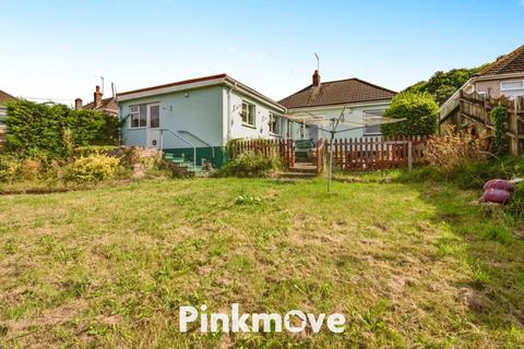 3 bedroom detached bungalow for sale, Dunstable Road, Newport - REF# 00025189