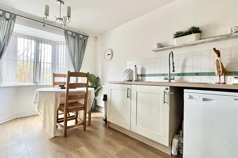 10 Coker Way, Chard, TA20 1BF