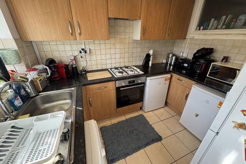 2 bedroom flat for sale, Sycamore Close, Northolt