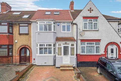 4 bedroom terraced house for sale, Carr Road, Northolt