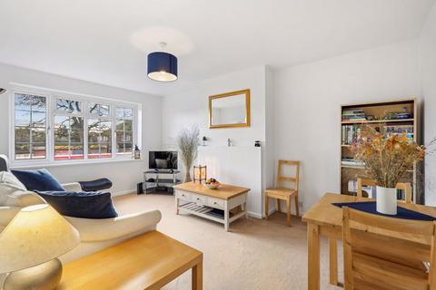 2 bedroom apartment for sale, Sugden Road, Thames Ditton, KT7