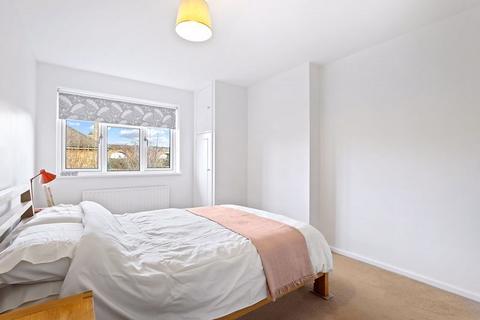 7 Sugden Road, Thames Ditton, KT7 0AB