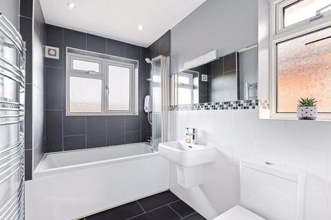 7 Sugden Road, Thames Ditton, KT7 0AB