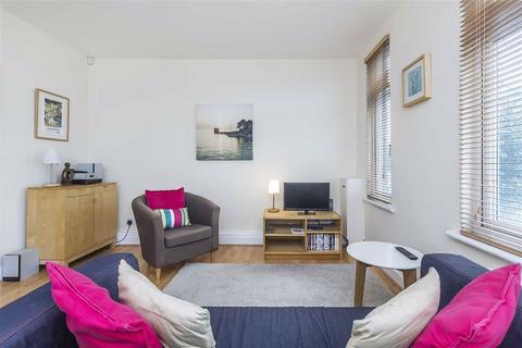 1 bedroom flat to rent, Hillcroft House, Highams Park, London, E4