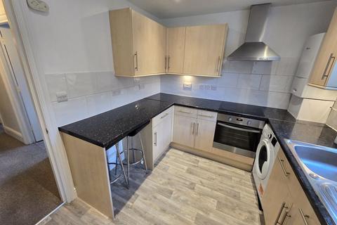 3 bedroom flat to rent, 3bedroom apartment set over 2 floors to let in Walworth.