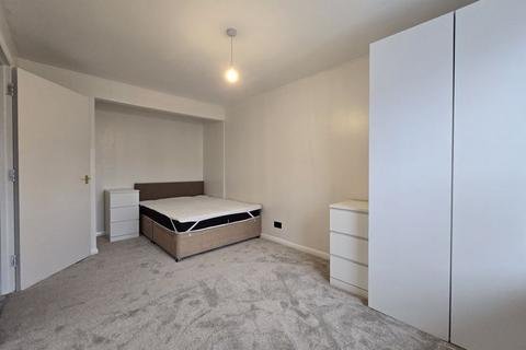 Flat share to rent, Willow Lane,Woolwich, London