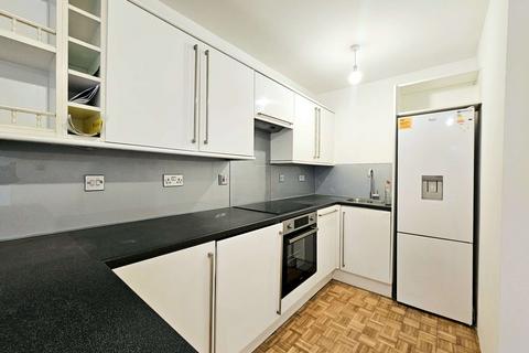 2 bedroom flat to rent, Albemarle Road, Beckenham, BR3