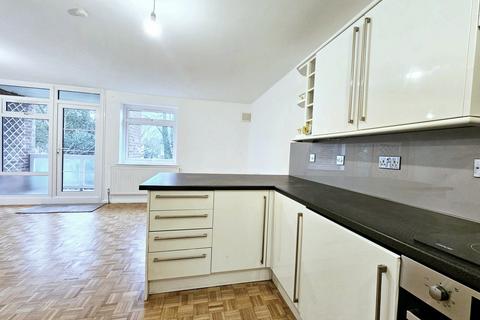 2 bedroom flat to rent, Albemarle Road, Beckenham, BR3