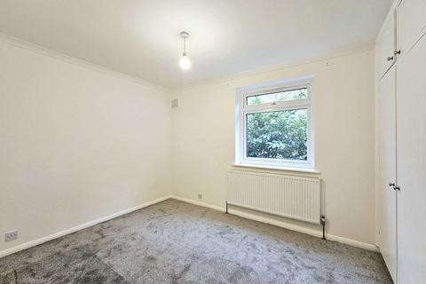 2 bedroom flat to rent, Albemarle Road, Beckenham, BR3