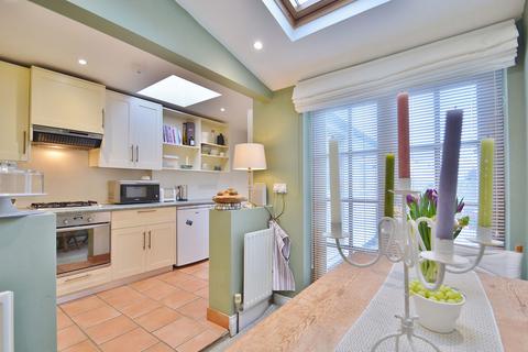 15 Queens Road, Thame, OX9 3NF